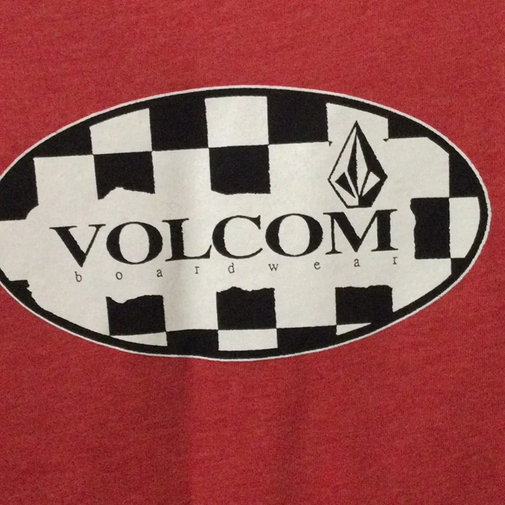Volcom- red Tshirt